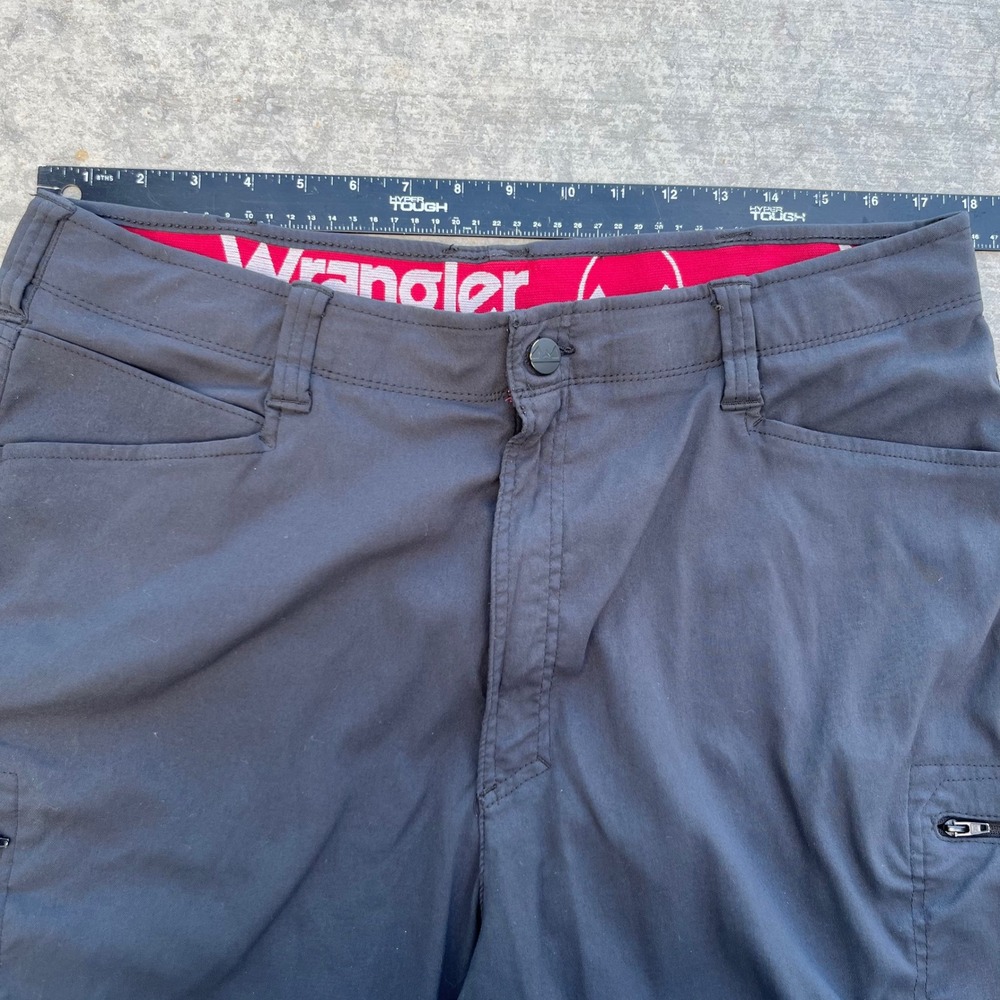 Wrangler ATG Mens Dark Gray Outdoor Utility Cargo Shorts Size 38 NW981CV - Picture 6 of 7